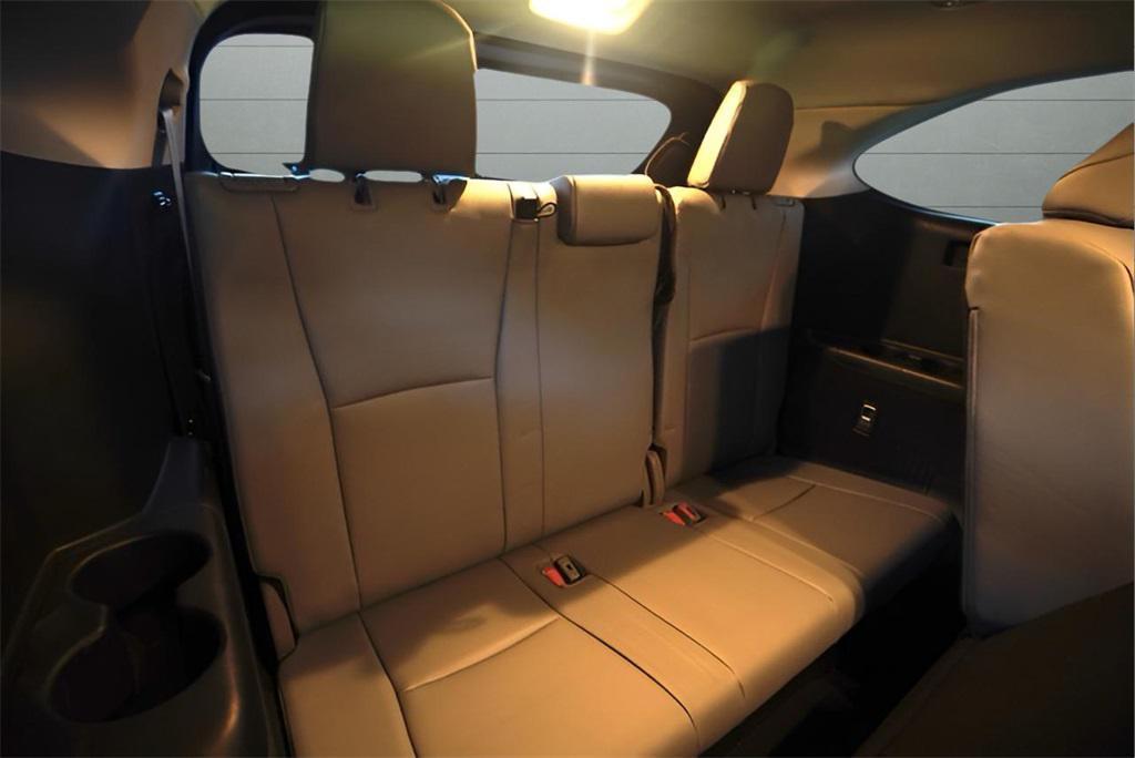 used 2023 Toyota Highlander Hybrid car, priced at $31,298