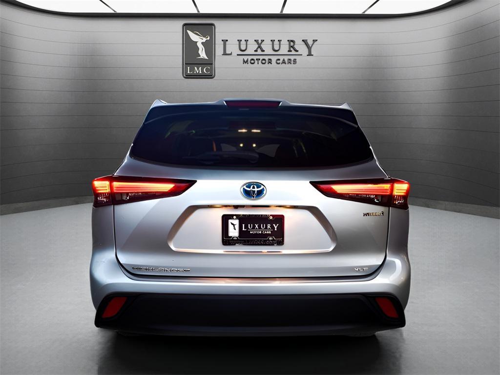 used 2023 Toyota Highlander Hybrid car, priced at $31,298
