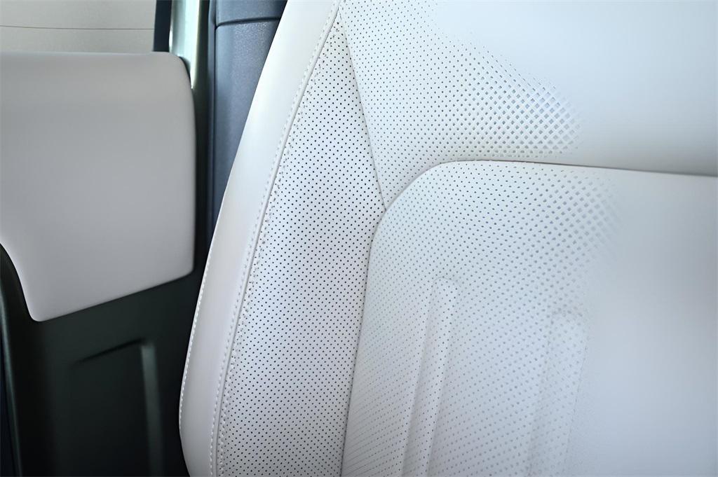 used 2021 Land Rover Defender car, priced at $39,900
