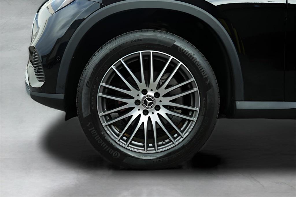 used 2023 Mercedes-Benz GLC 300 car, priced at $35,589