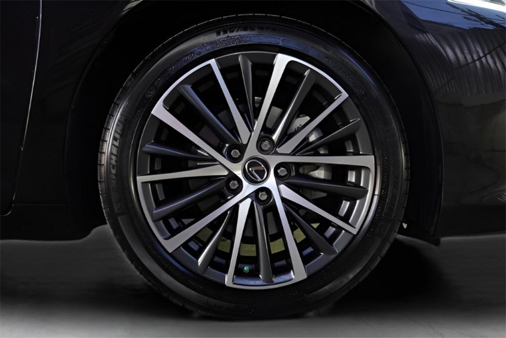 used 2025 Lexus ES 350 car, priced at $39,673