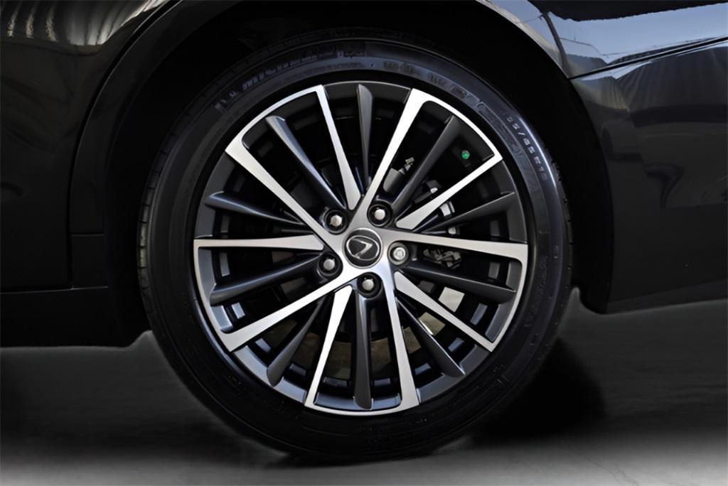 used 2025 Lexus ES 350 car, priced at $39,673