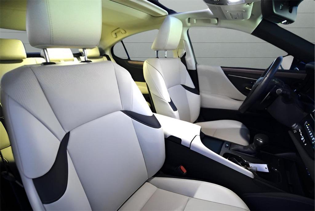 used 2025 Lexus ES 350 car, priced at $39,673