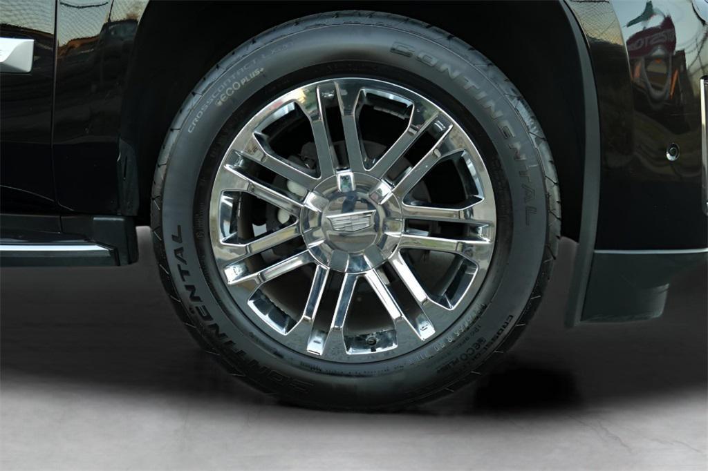 used 2020 Cadillac Escalade ESV car, priced at $31,598