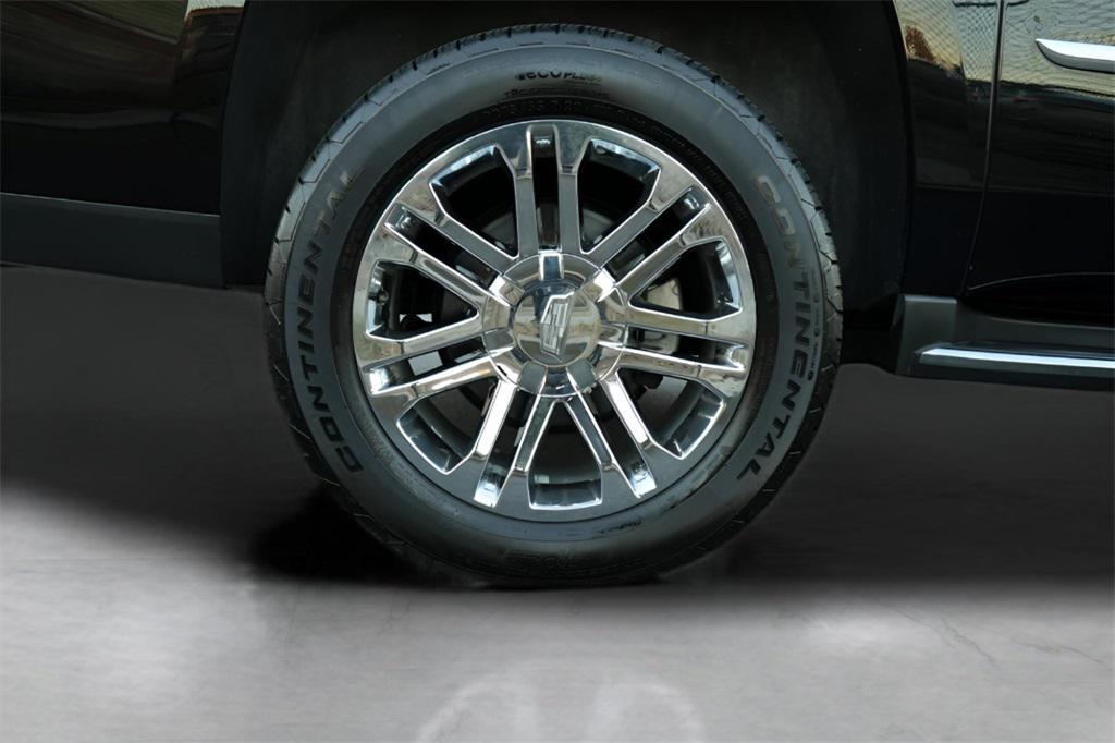 used 2020 Cadillac Escalade ESV car, priced at $31,598