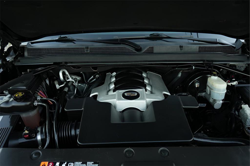 used 2020 Cadillac Escalade ESV car, priced at $31,598