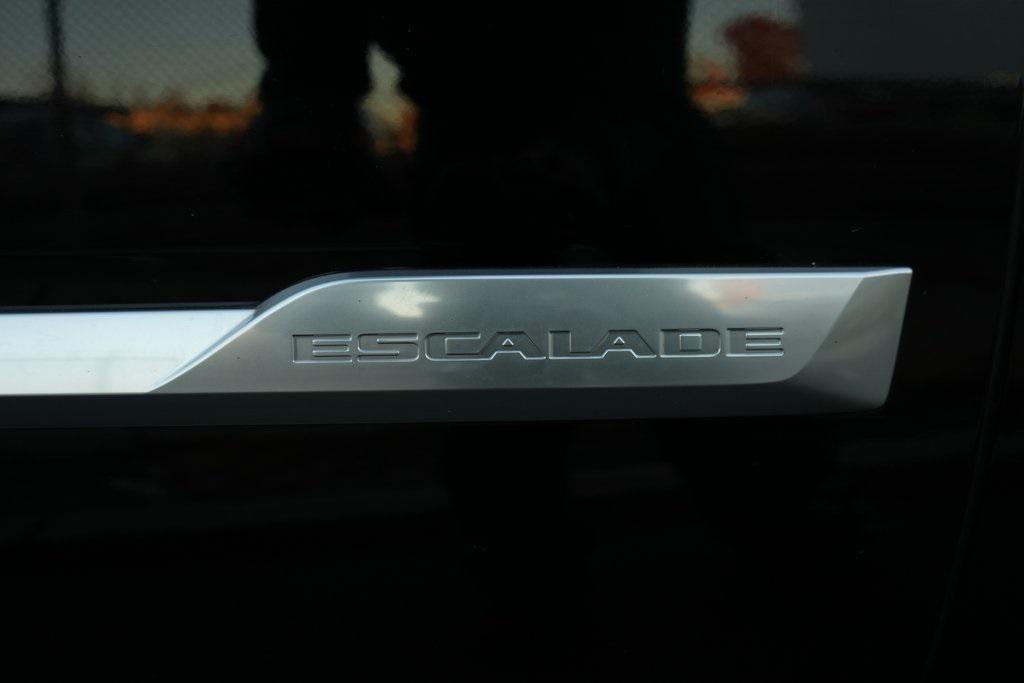 used 2020 Cadillac Escalade ESV car, priced at $31,598