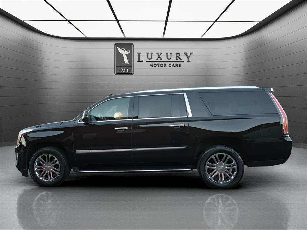 used 2020 Cadillac Escalade ESV car, priced at $31,598