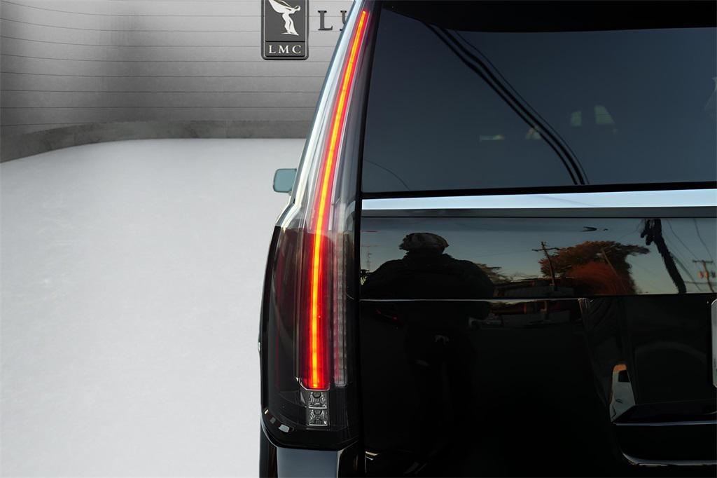 used 2020 Cadillac Escalade ESV car, priced at $31,598