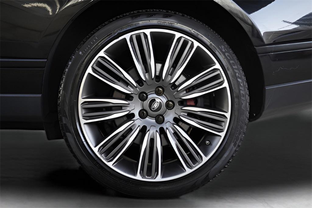 used 2020 Land Rover Range Rover car, priced at $35,289