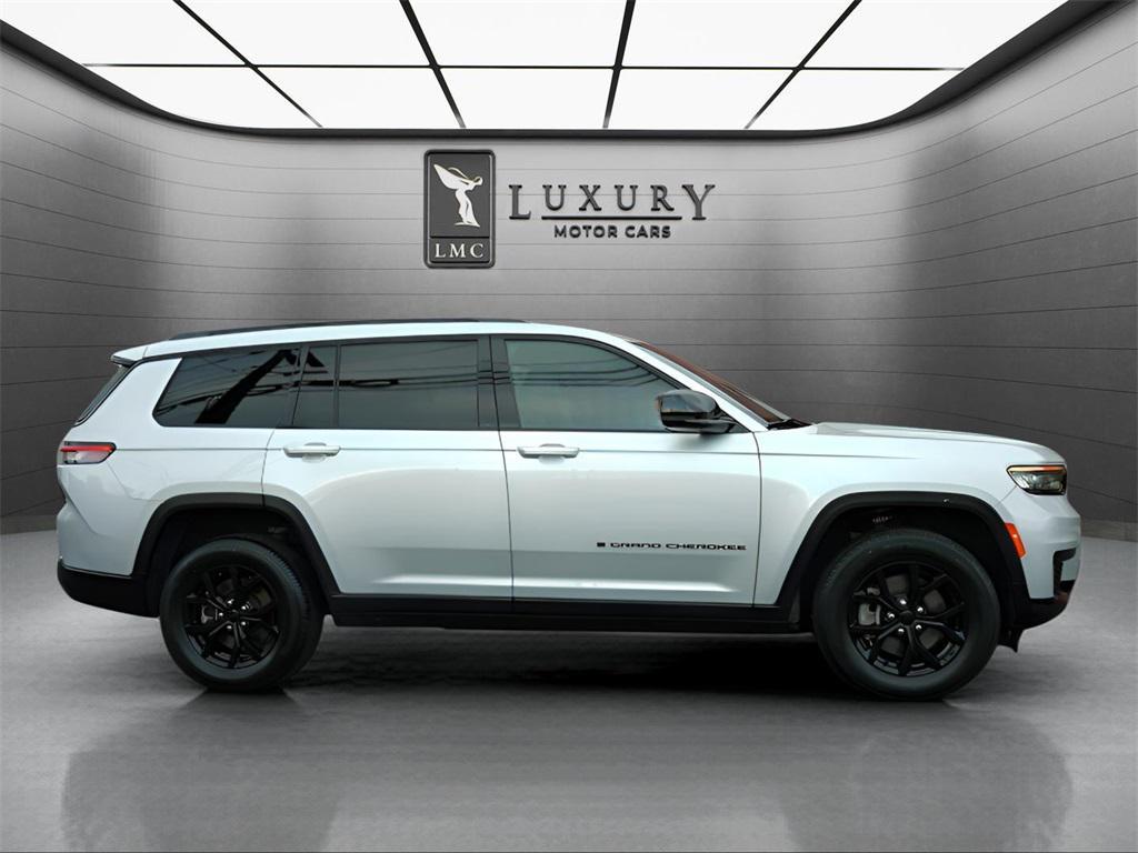 used 2024 Jeep Grand Cherokee L car, priced at $25,189