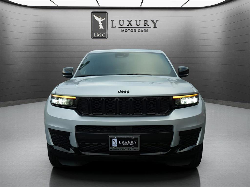 used 2024 Jeep Grand Cherokee L car, priced at $25,189