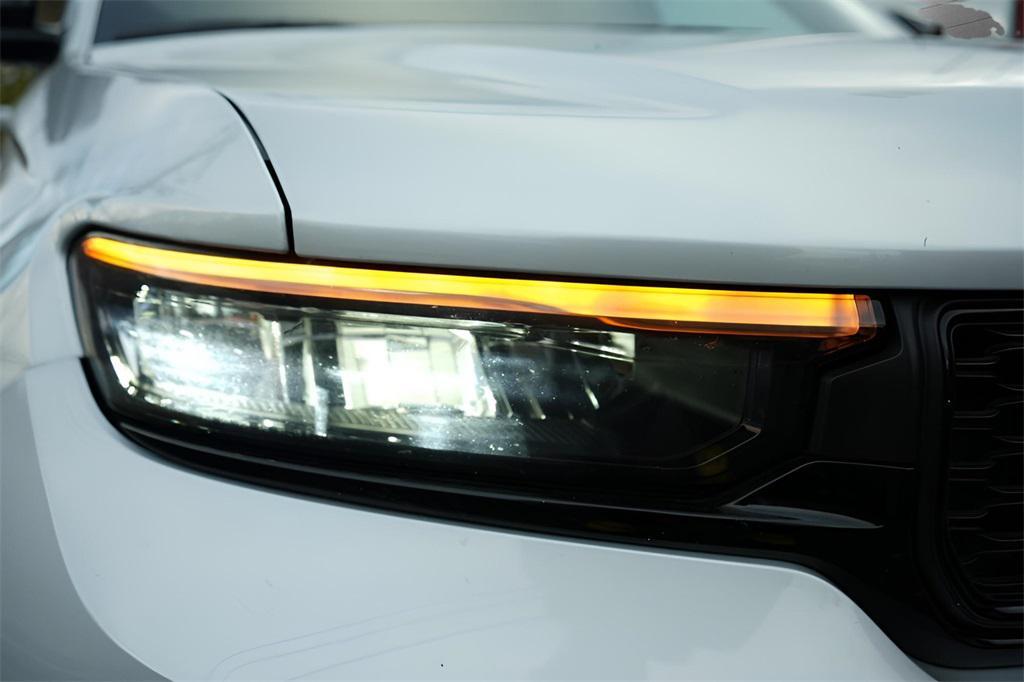 used 2024 Jeep Grand Cherokee L car, priced at $25,189