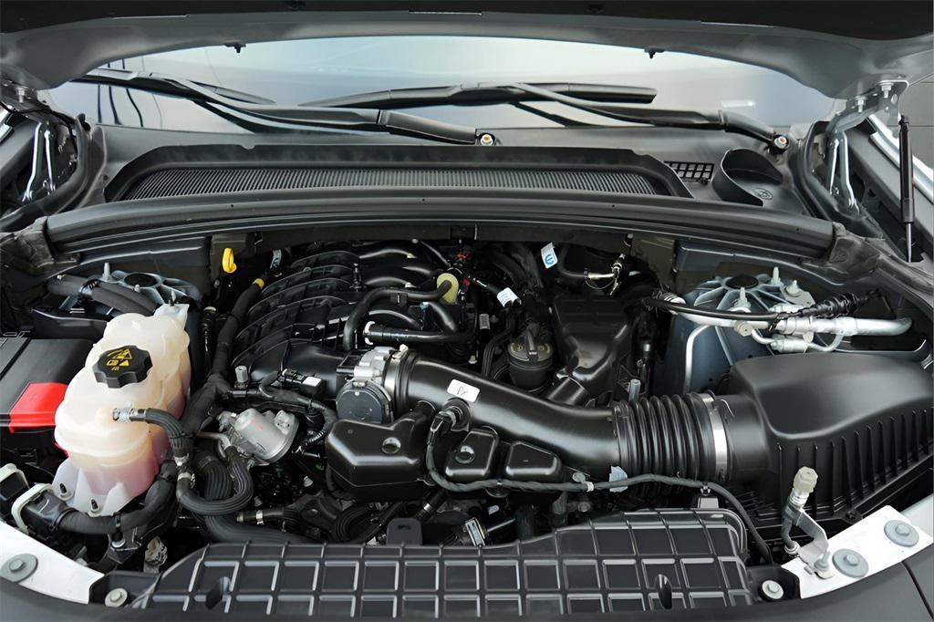 used 2024 Jeep Grand Cherokee L car, priced at $25,189