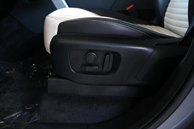 used 2021 Land Rover Discovery car, priced at $27,894