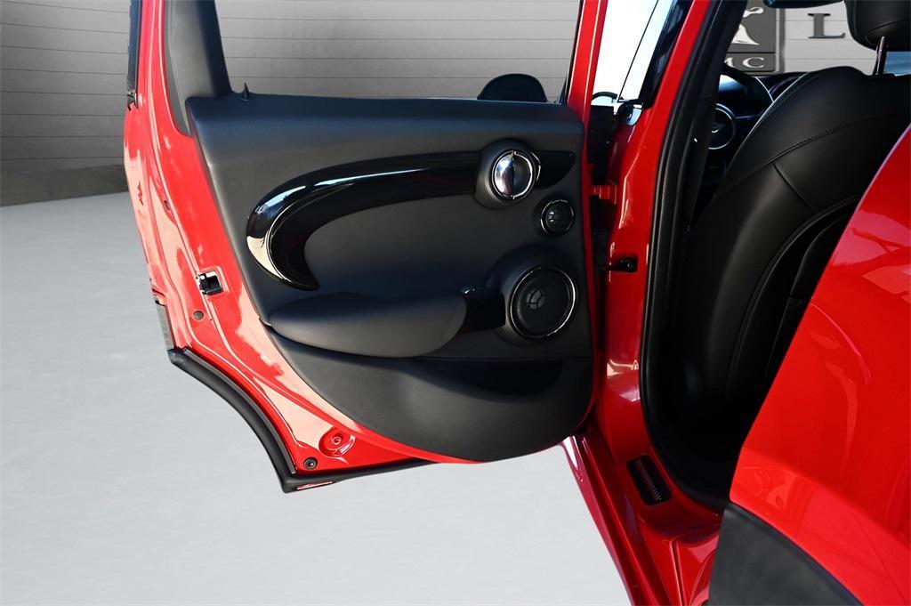 used 2018 MINI Hardtop car, priced at $13,598