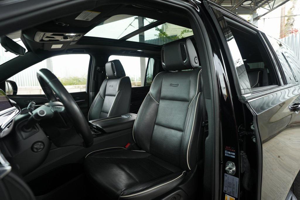 used 2023 Cadillac Escalade ESV car, priced at $64,894