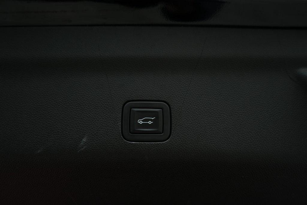 used 2023 Cadillac Escalade ESV car, priced at $64,894