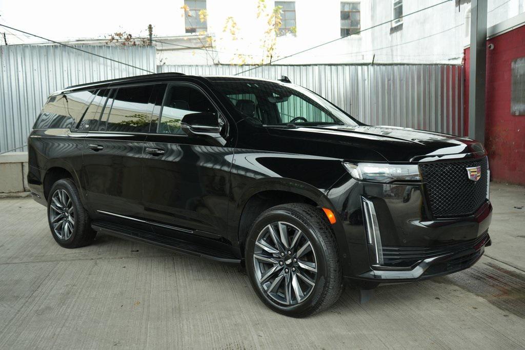 used 2023 Cadillac Escalade ESV car, priced at $64,894