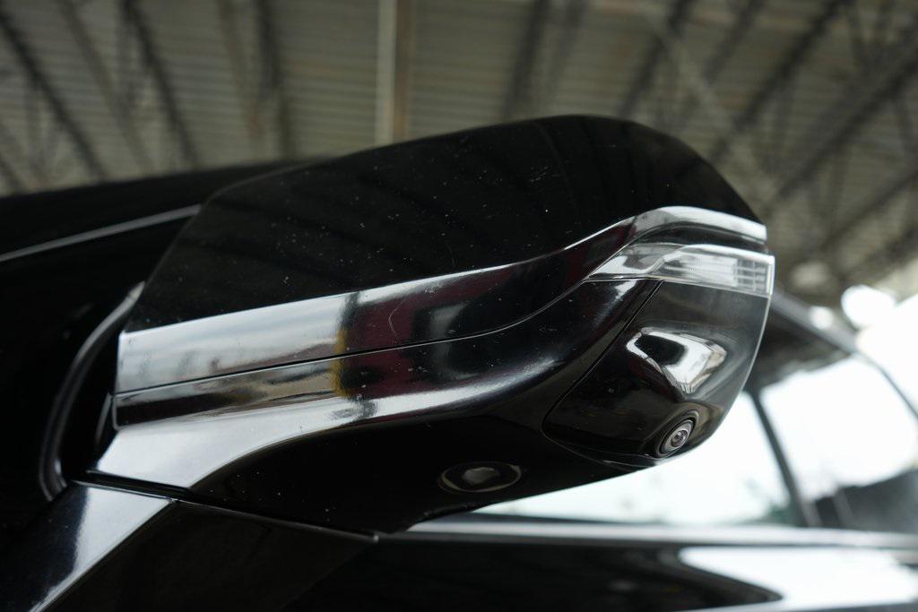 used 2023 Cadillac Escalade ESV car, priced at $64,894