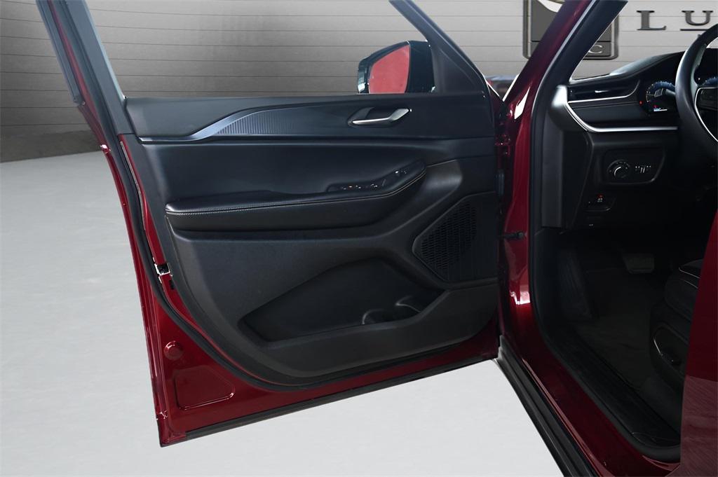 used 2023 Jeep Grand Cherokee L car, priced at $25,089