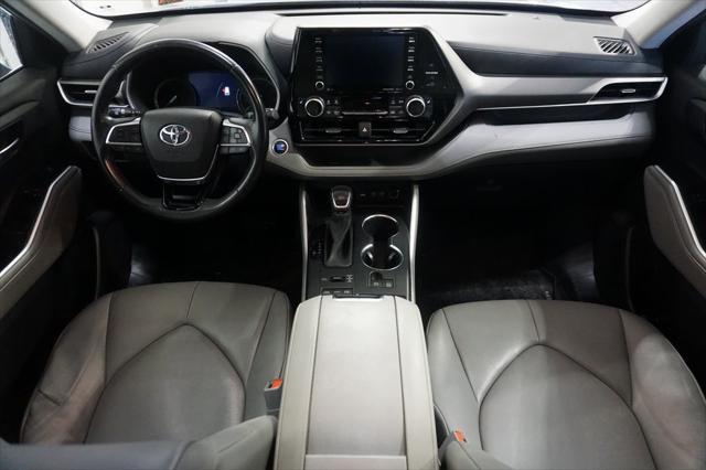 used 2020 Toyota Highlander car, priced at $23,734