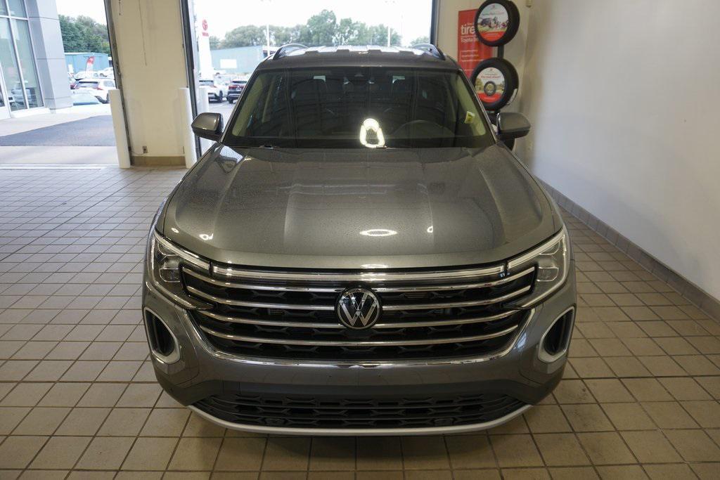 used 2024 Volkswagen Atlas car, priced at $30,896