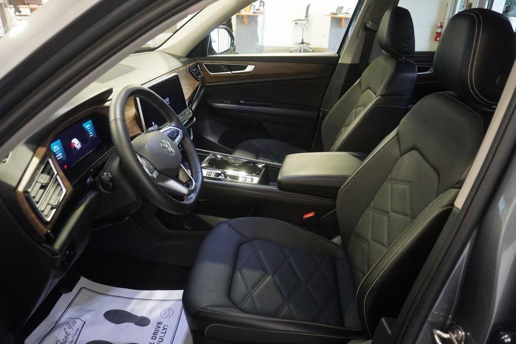 used 2024 Volkswagen Atlas car, priced at $30,896