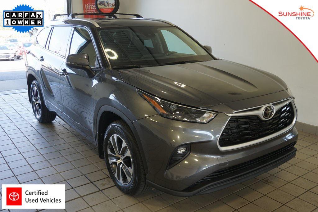 used 2022 Toyota Highlander car, priced at $37,975