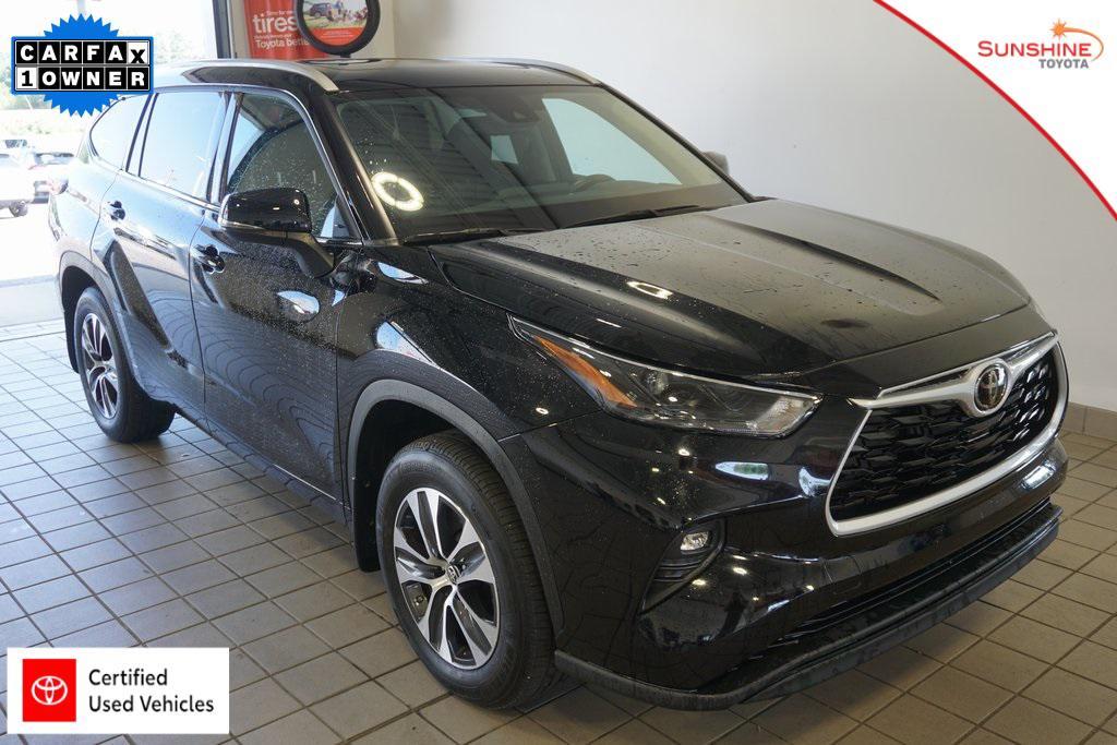 used 2022 Toyota Highlander car, priced at $40,687
