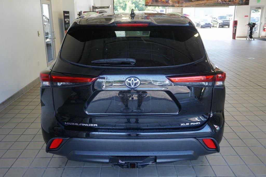used 2022 Toyota Highlander car, priced at $40,687