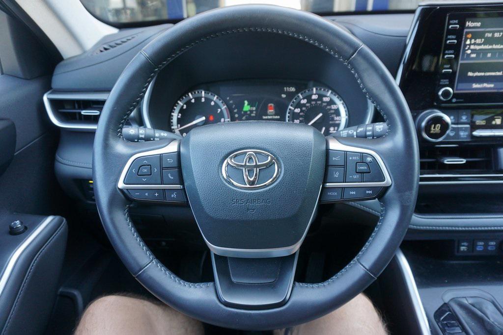 used 2022 Toyota Highlander car, priced at $40,687
