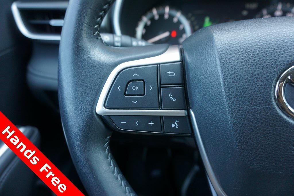 used 2022 Toyota Highlander car, priced at $40,687