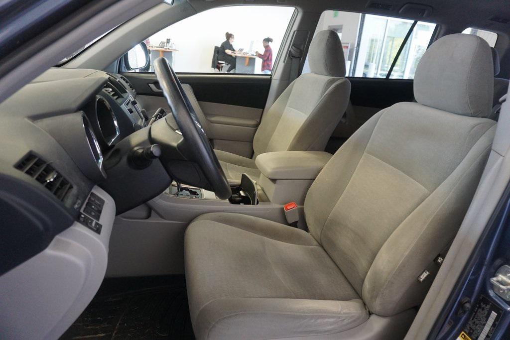 used 2013 Toyota Highlander car, priced at $14,744