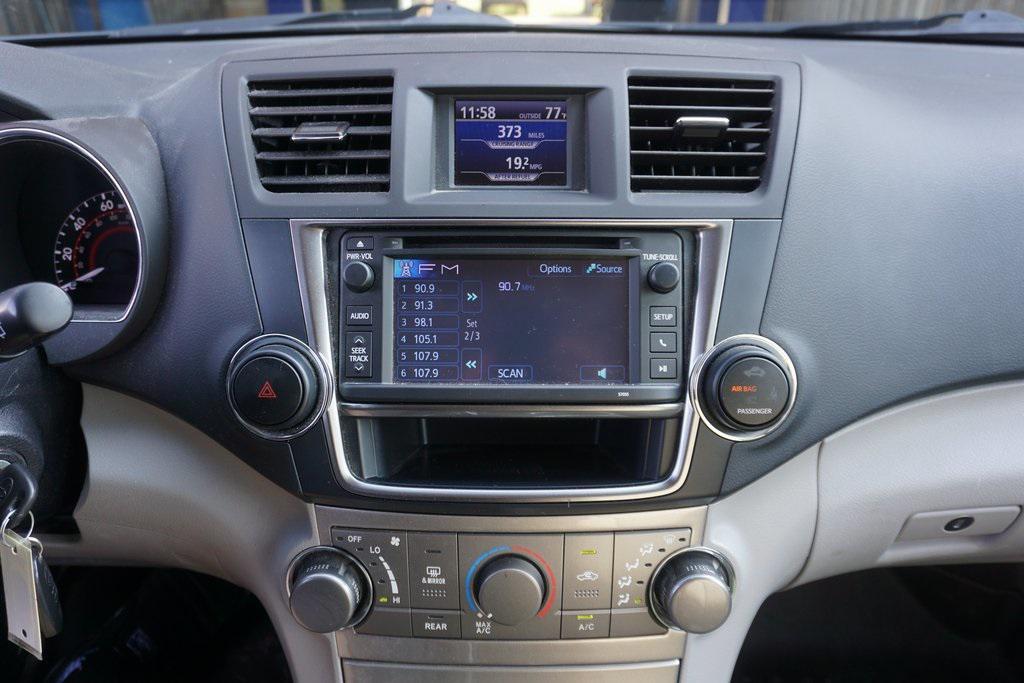 used 2013 Toyota Highlander car, priced at $14,744