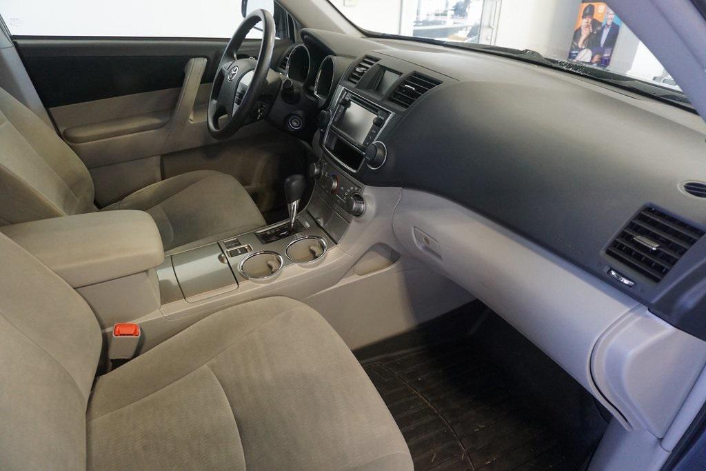 used 2013 Toyota Highlander car, priced at $14,744