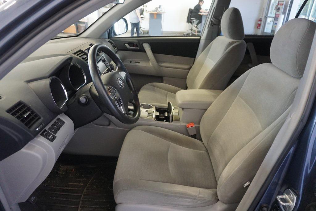 used 2013 Toyota Highlander car, priced at $14,744