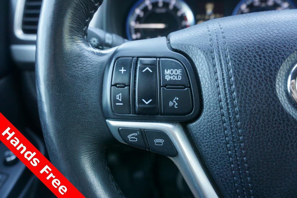 used 2015 Toyota Highlander car, priced at $19,575