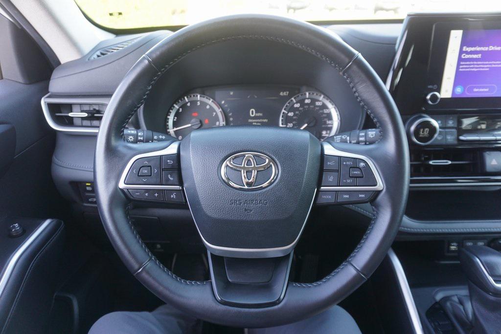 used 2024 Toyota Highlander car, priced at $35,484