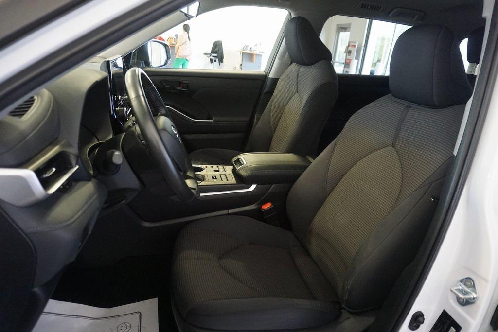 used 2024 Toyota Highlander car, priced at $35,484