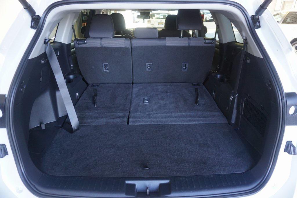 used 2024 Toyota Highlander car, priced at $35,484