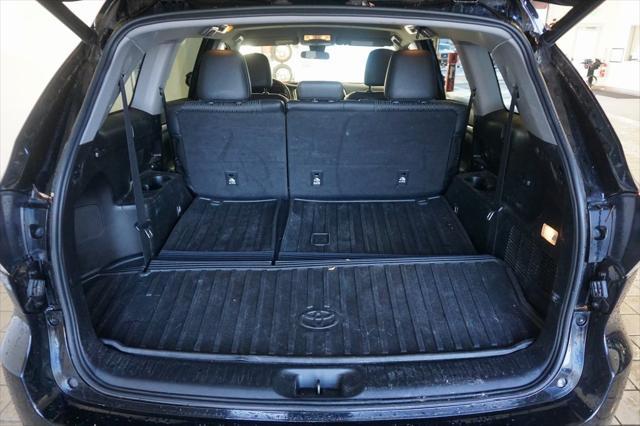 used 2018 Toyota Highlander car, priced at $24,447