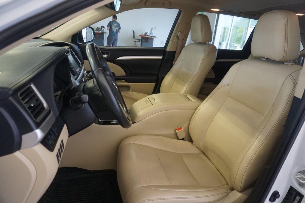 used 2019 Toyota Highlander car, priced at $24,543