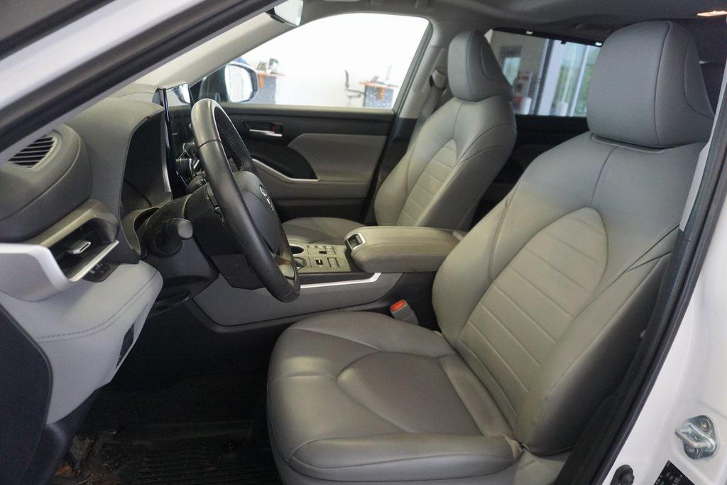 used 2023 Toyota Highlander car, priced at $38,673