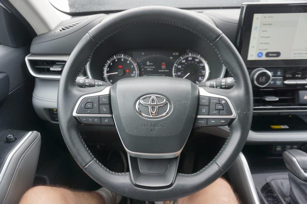 used 2023 Toyota Highlander car, priced at $38,673