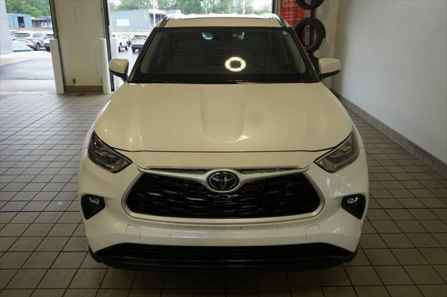 used 2020 Toyota Highlander car, priced at $29,727