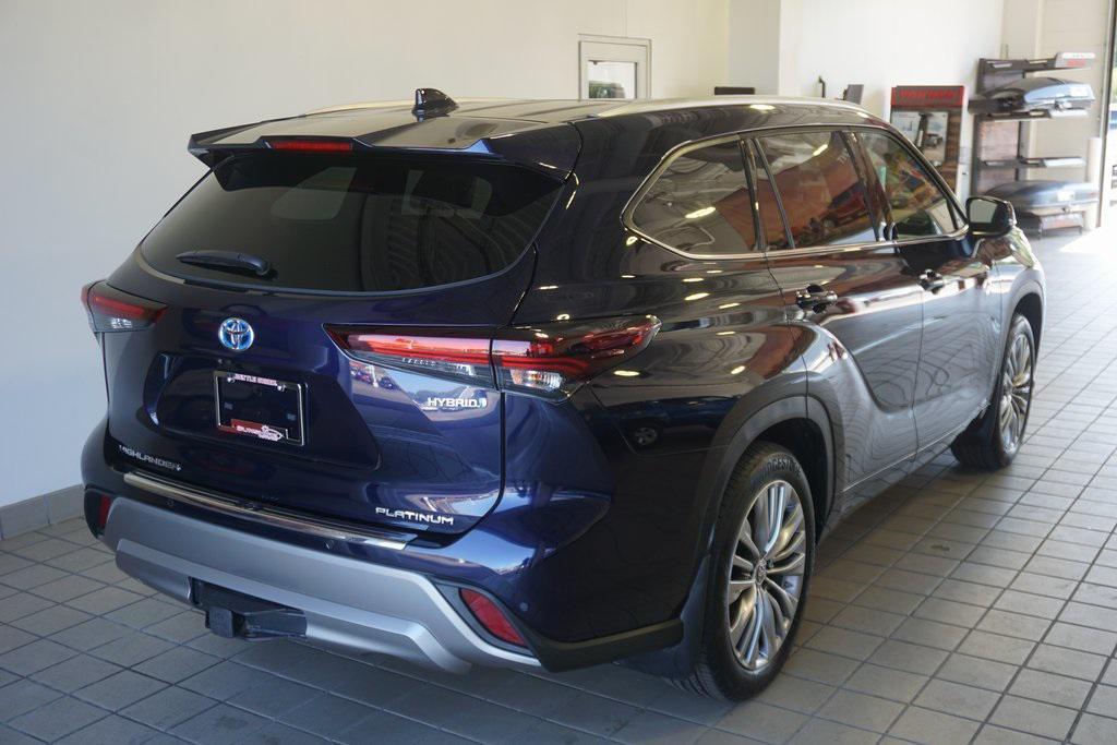 used 2024 Toyota Highlander Hybrid car, priced at $54,701