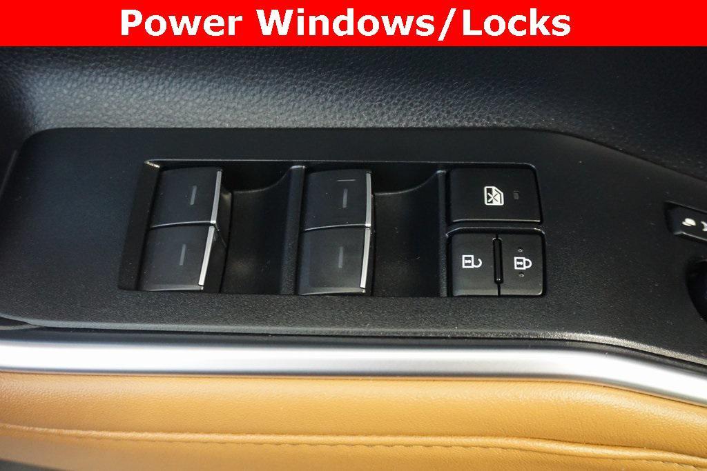 used 2024 Toyota Highlander Hybrid car, priced at $54,701