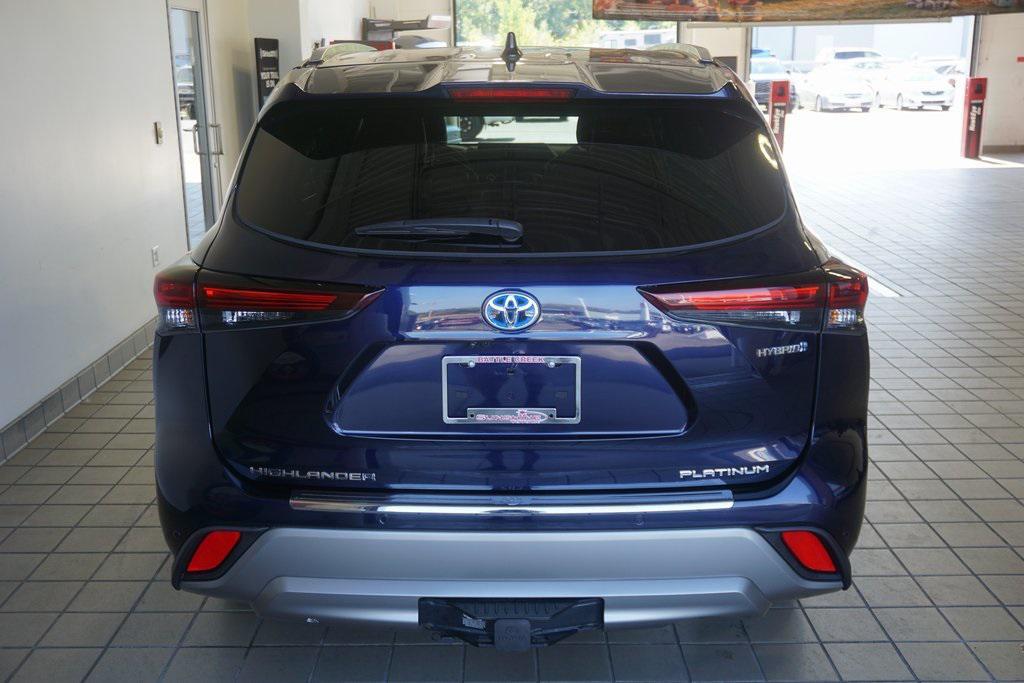 used 2024 Toyota Highlander Hybrid car, priced at $54,701