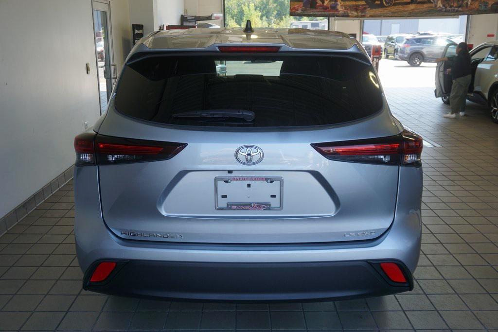 used 2024 Toyota Highlander car, priced at $38,476